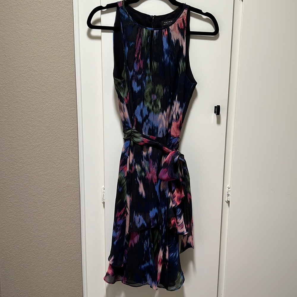Tahari cocktail dress 👗